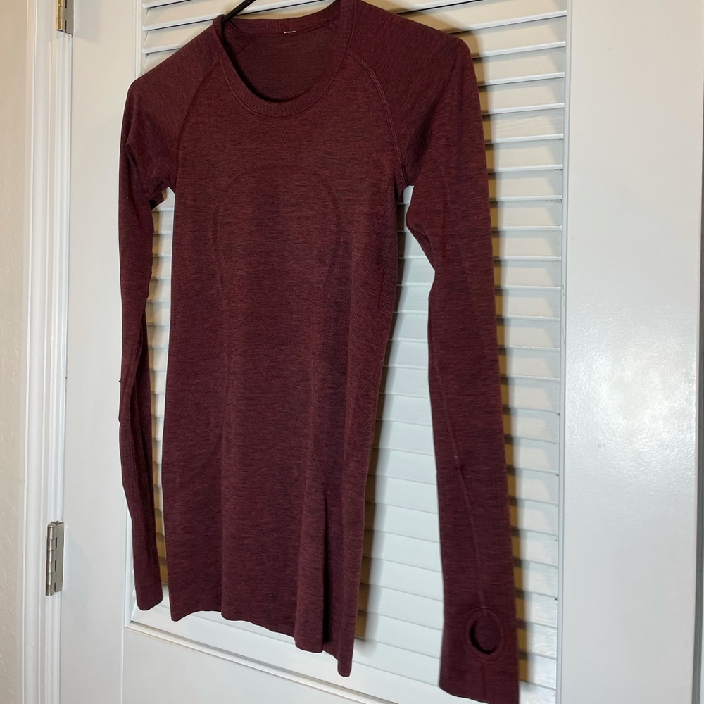 COPY - LULU LEMON LONG SLEEVE MAROON TOP